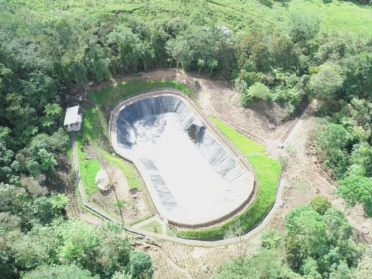 Impermeabilización en geomembrana. Banco Municipal de Agua BAMA Silvania, Cundinamarca