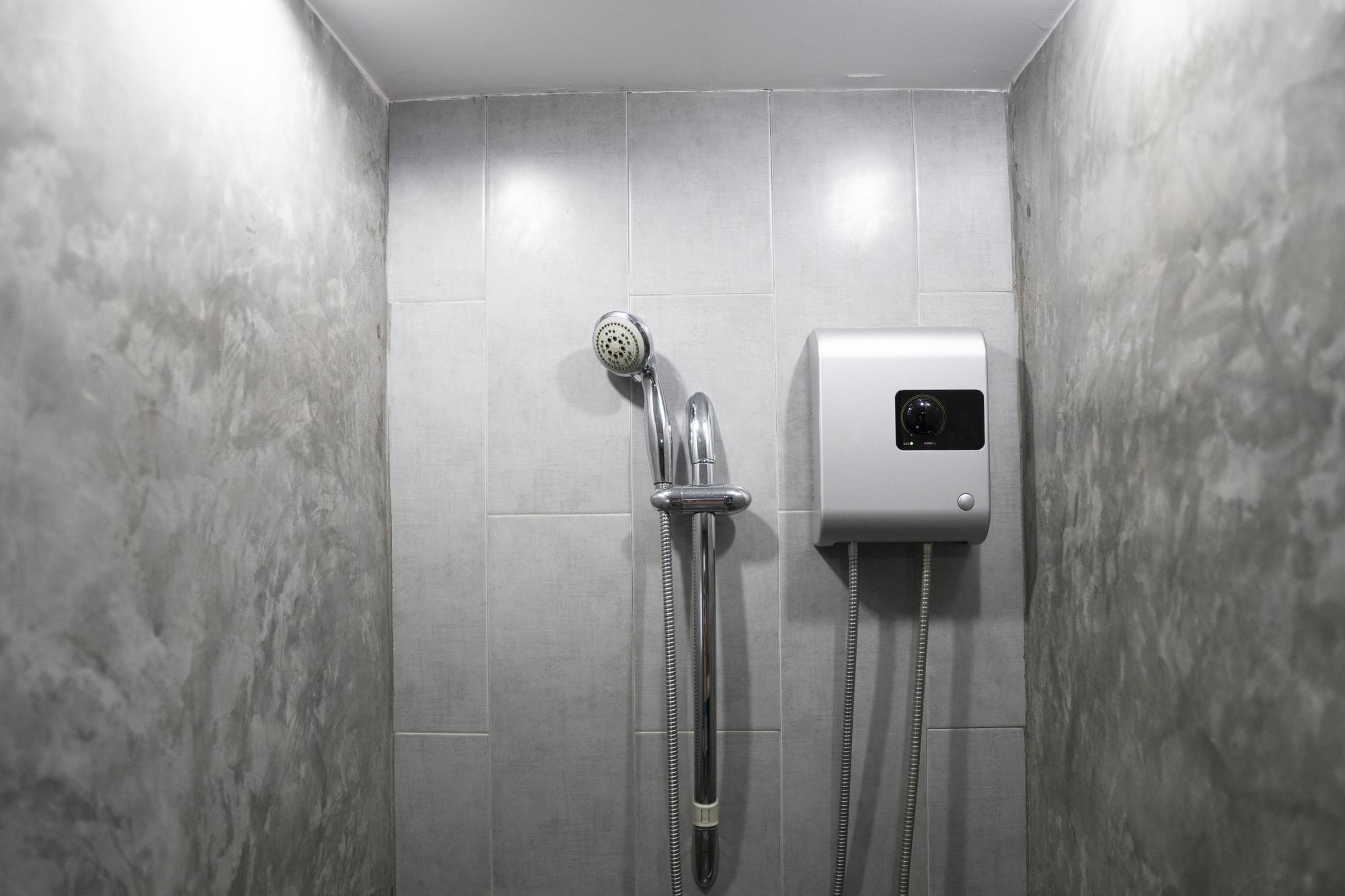 Instalación de duchas eléctricas en Medellín